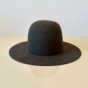 Etudes Studio Sesame Hat in Dark Green